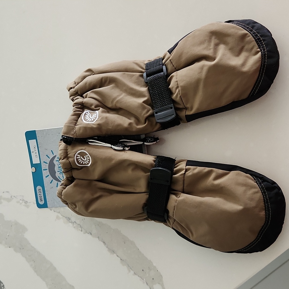 NWT Calikids size 2- 4 waterproof mittens with zippers